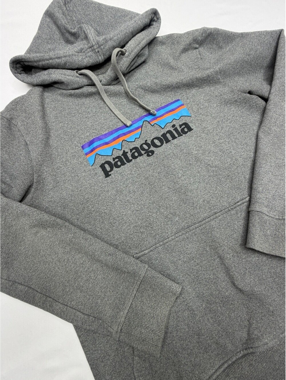 Patagonia Uprisal Hoodie Men Medium Gray Regular Fit Front P-6 Logo